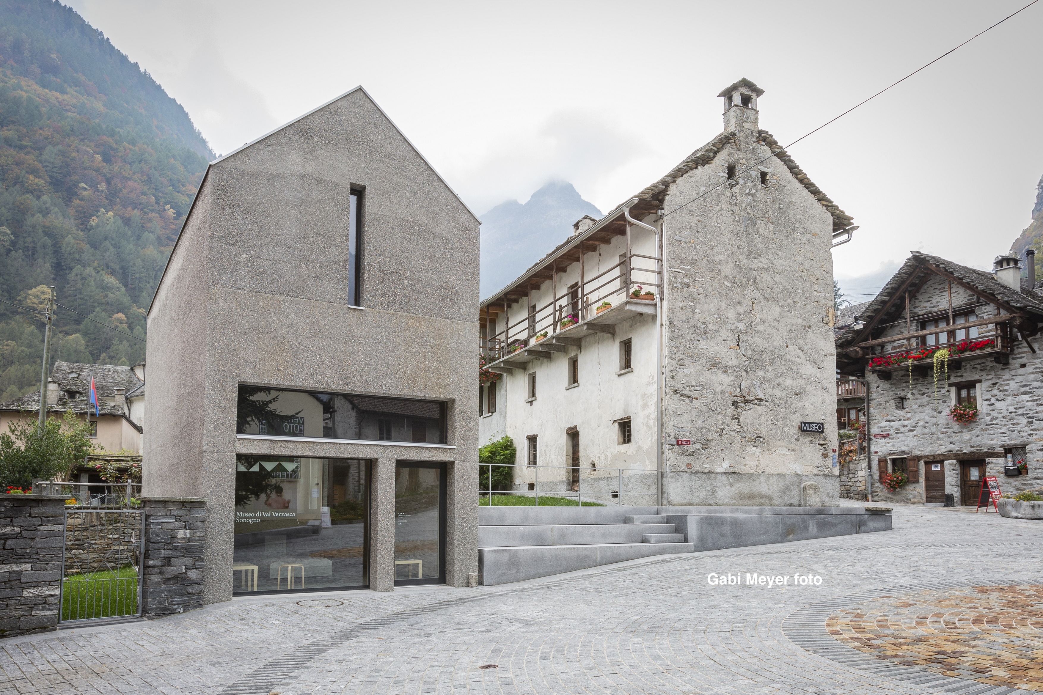 3.1.1 Foto Esterno Notturna