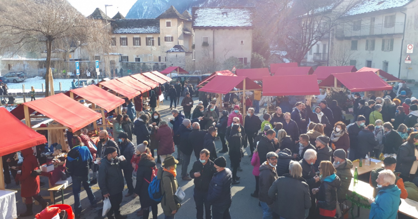 Mercato Natale Brione