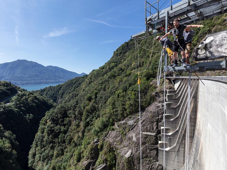 Bungee Jumping Diga Verzasca Vogorno (5)